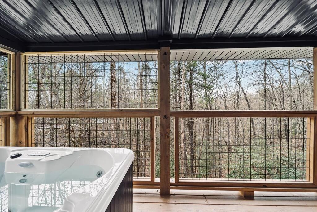 Honeymoon Couples Cabin Secluded, Hot Tub, Views Сев'єрвілл Екстер'єр фото